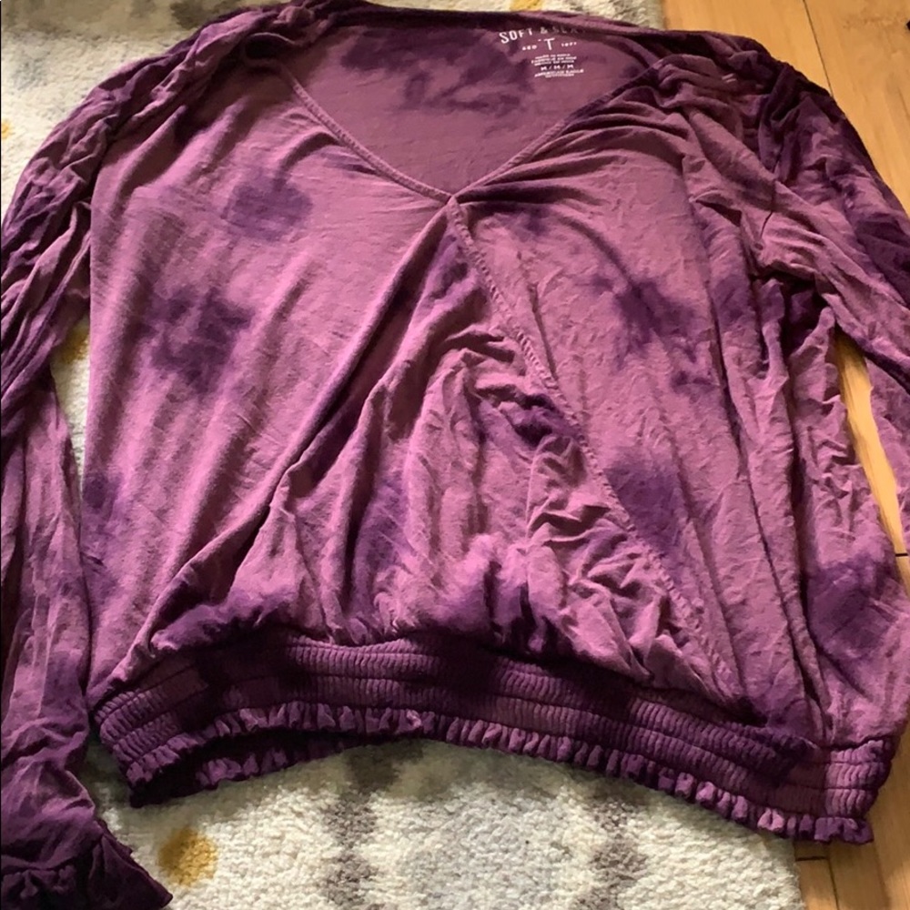 Ruffled AEO purple blouse
